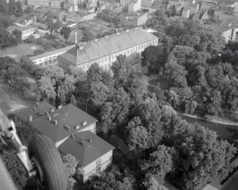 dawny pałac Sułkowskich. Widok pałacu od strony południowej - wschodniej, skan 1