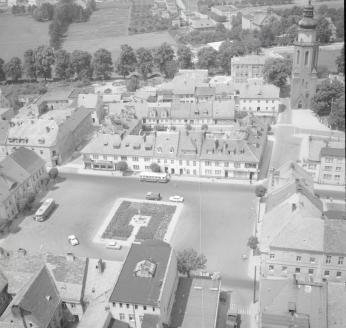 zespół urbanistyczny. Widok rynku od strony południowej - wschodniej, skan 1
