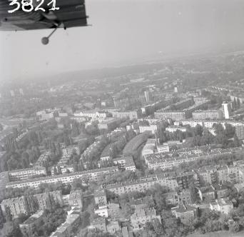 zabudowa dzielnicy Żoliborz. Widok ogólny zabudowy Żoliborza od strony południowej, skan 1