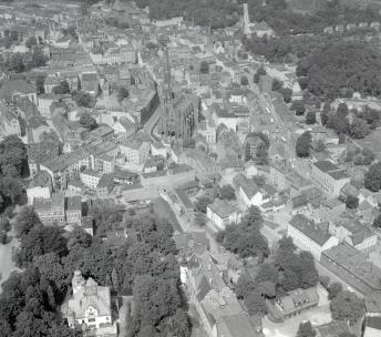 zabudowa staromiejskiego miasta. Fragment zabudowy staromiejskiej miasta od strony południowej, skan 1