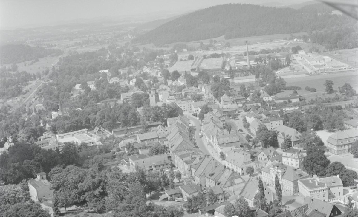 układ przestrzenny. Widok ogólny układu przestrzennego miasta od strony południowej - wschodniej, skan 1