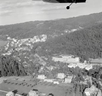 zabudowa miasta. Fragment zabudowy północnej części  miasta w układzie przestrzennym  od strony zachodniej, skan 1