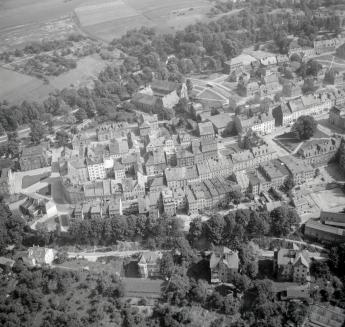 układ urbanistyczny. Widok ogólny północnej - wschodniej części układu urbanistycznego od strony północnej - zachodniej, skan 1