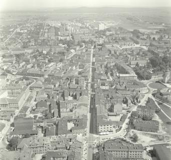 układ urbanistyczny. Widok ogólny układu Starego Miasta od strony zachodniej, skan 1