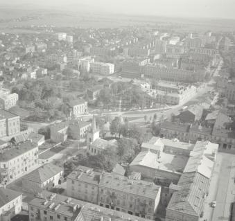 zabudowa miasta. Fragment zabudowy miasta w rejonie placu Obrońców Stalingradu, skan 1