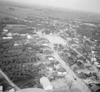 centrum miasta. Widok ogólny zabudowy centrum, skan 1