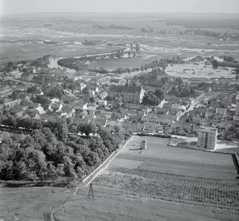 zespół urbanistyczny. Panorama centrum miasta  od strony południowej - zachodniej, skan 1