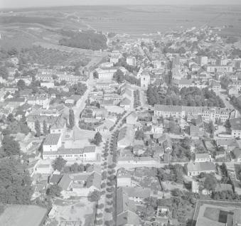 zespół urbanistyczny. Zabudowa centrum i wschodniej części miasta. Widok ogólny od strony południowej - zachodniej, skan 1