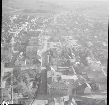 Widok ogólny centrum miasta od strony północno - zachodniej, skan 2