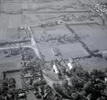 zakład przemysłowy. Widok ogólny ruin zakładu przemysłowego od strony północnej - wschodniej, skan 1