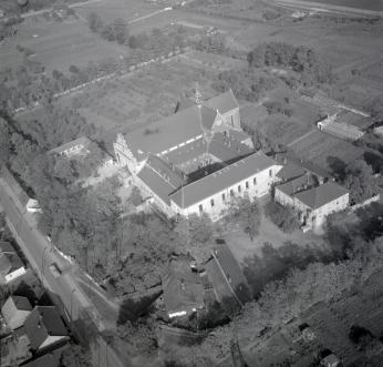 Widok ogólny zamku od strony południowej, skan 1