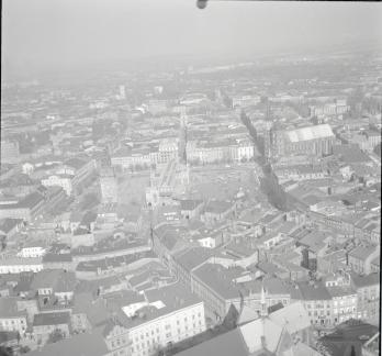 Widok ogólny Rynku Głównego od strony południowo - zachodniej, skan 1