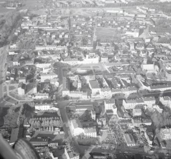 układ urbanistyczny. Widok ogólny Starego Miasta od strony południowej, skan 1