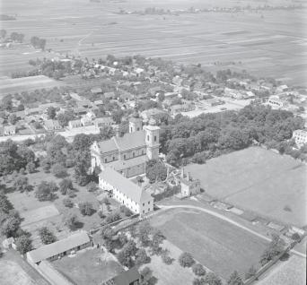 klasztor Bernardynów XVIII wieku widok ogólny zespołu klasztornego od strony wschodniej, skan 1