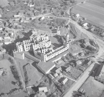 zamek Krzyżtopór XVII wieku widok ogólny zamku od strony zachodniej, skan 1