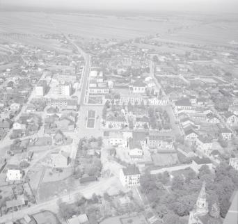 zabudowa centrum miasta. Widok od strony południowej, skan 1