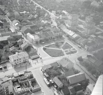 rynek. Widok ogólny rynku od strony południowej - wschodniej, skan 1