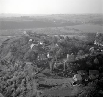 Mury miejskie XIV wieku, widok ogólny, skan 1