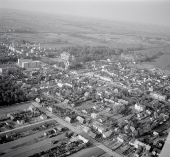 zespół urbanistyczny. Zabudowa centrum. Widok ogólny od strony południowej - wschodniej, skan 1