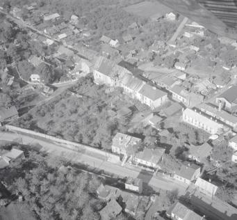 zespół klasztorny klarysek XVII wieku Widok ogólny zespołu klasztornego od strony południowej, skan 1