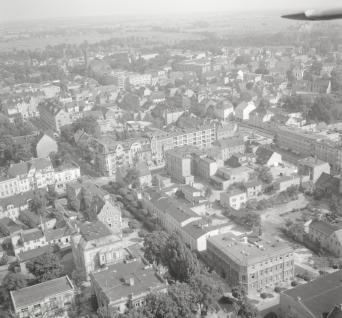 zabudowa miasta. Widok ogólny centrum miasta od strony południowej - zachodniej, skan 1