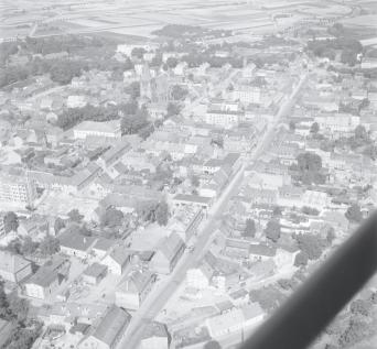 układ urbanistyczny. Widok ogólny centrum miasta od strony południowej - zachodniej, skan 1