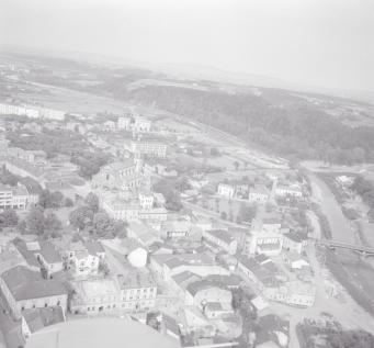 zespół urbanistyczny. Zabudowa centrum miasta - od strony południowej , skan 1