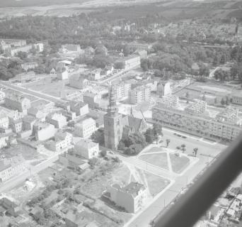 zabudowa centrum. Widok ogólny zabudowy centrum miasta od strony południowej - zachodniej, skan 1