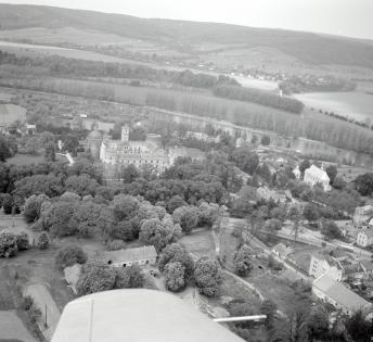 zamek. Topografia zamku w zespole osadniczym od strony wschodniej, skan 1