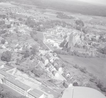 zabudowa centrum miasta. Widok ogólny od strony południowej - zachodniej , skan 1