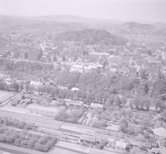 zabudowa centrum. Widok ogólny centrum od strony wschodniej, skan 1