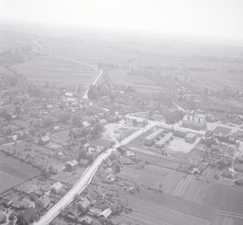 zabudowa miasta. Widok ogólny zabudowy centrum od strony północnej , skan 1