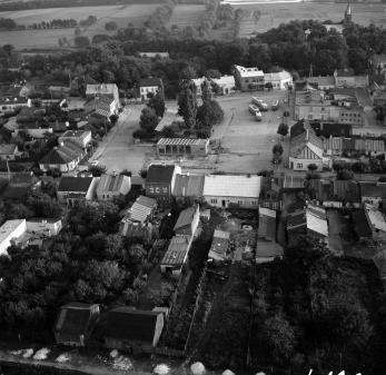 zabudowa centrum miasta. Fragment zabudowy centrum miasta od strony północnej , skan 1