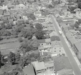 zabudowa miasta z rynkiem. Fragment zabudowy miasta z położeniem rynku od strony południowej, skan 1