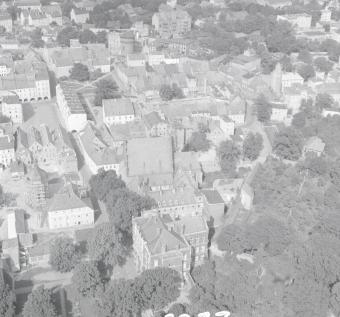 zabudowa staromiejska. Fragment północnej - zachodniej części zabudowy staromiejskiej miasta od strony południowej, skan 1