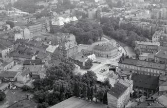 fragment zabudowy miasta z położeniem ratusza od strony północno - zachodniej, skan 1