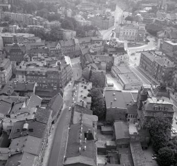 fragment  zabudowy centrum miasta z położeniem zamku od strony północnej, skan 1
