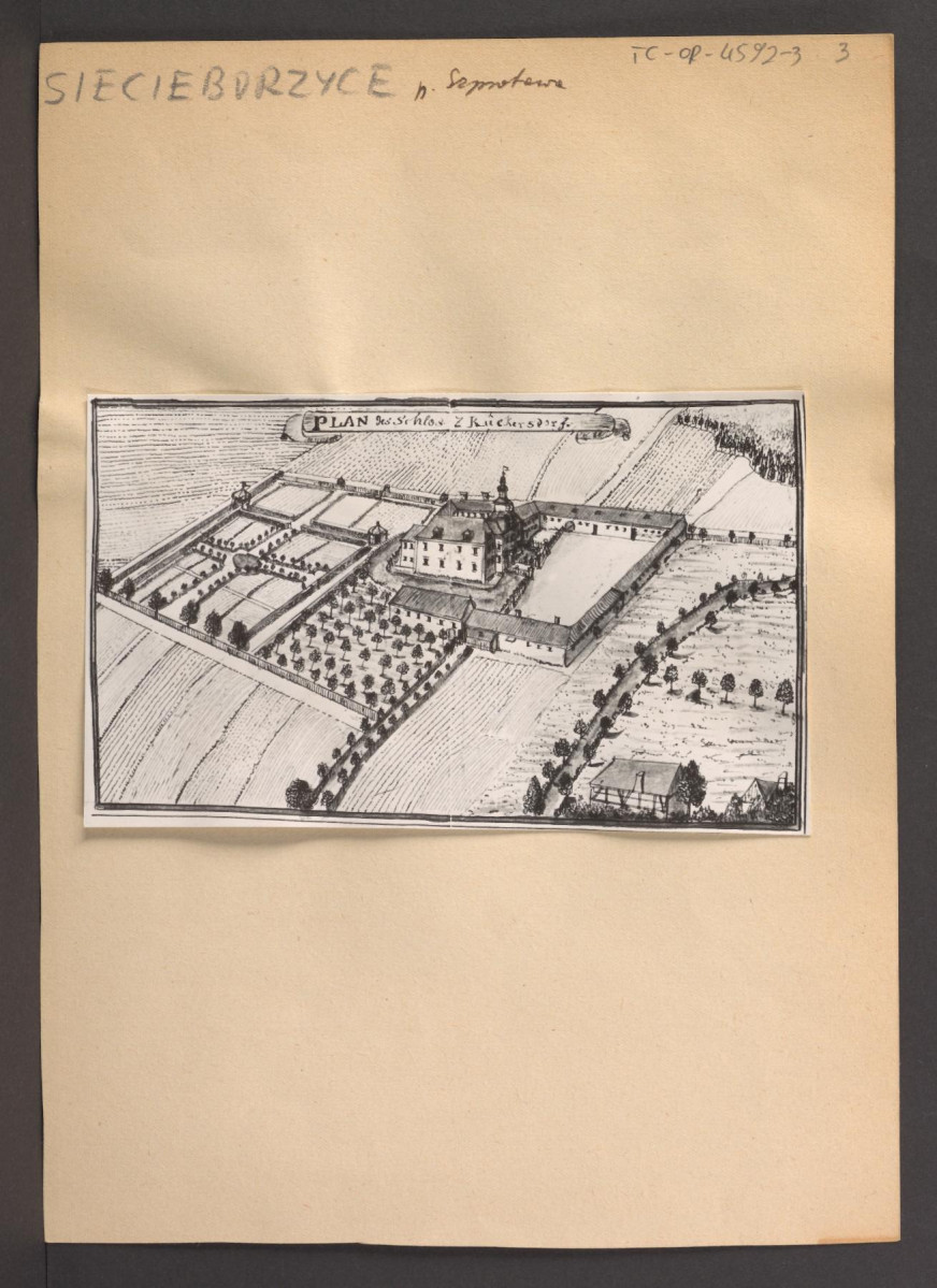 fotografia czarno-biała reprodukcji ryciny zamieszczonej w Wernher F.B., Topografia Śląska, 1744-1768 ukazującej widok z tzw. lotu ptaka na miejscowy zespół zamkowy                                             , skan 1