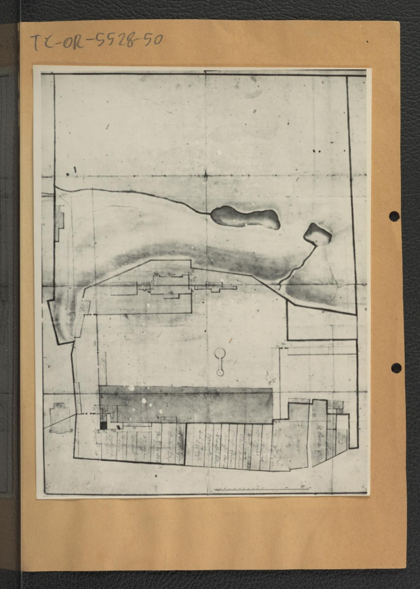 3 fotografie czarno-białe przedstawiające plan sytuacyjny gruntów Pałacu Kazimierzowskiego z pocz. XVIII w. – ze zbiorów Archiwum w Dreźnie; 1950 r., skan 1