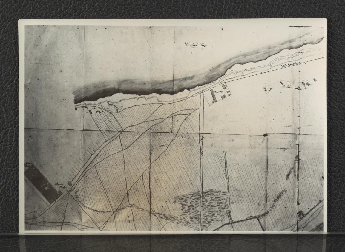 fotografia czarno-biała przedstawiająca ogólny plan Ujazdowa z ok. 1732 r., skan 1