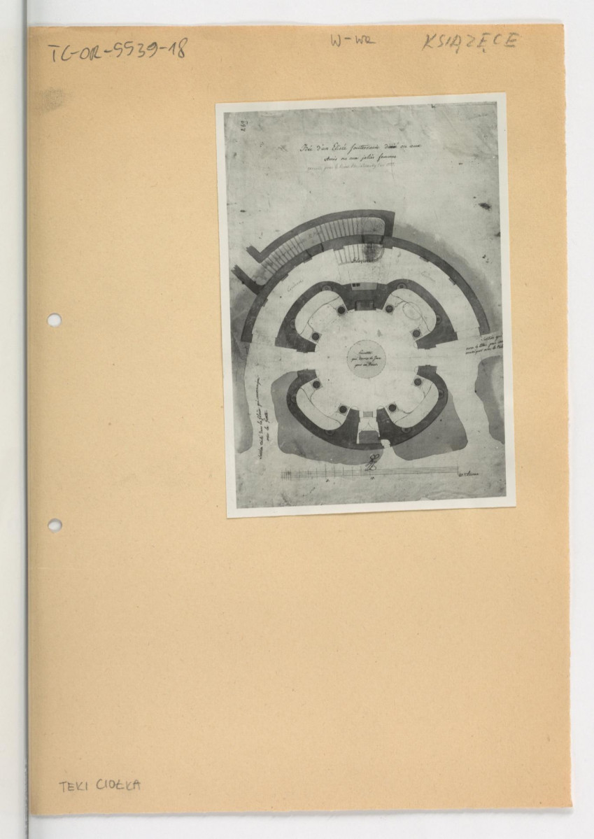 3 fotografie czarno-białe przedstawiające plan „groty elizejskiej” w ogrodzie księcia Kazimierza Poniatowskiego z 1776 r., skan 3