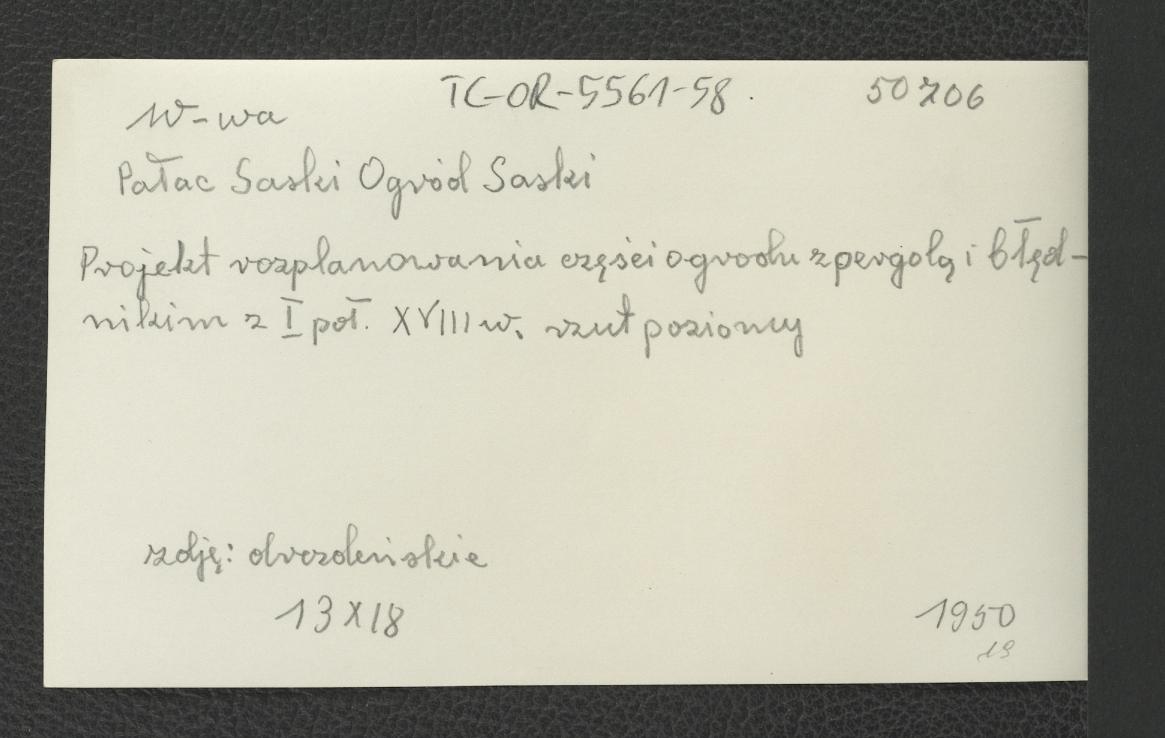 fotografia czarno-biała przedstawiająca projekt rozplanowania części ogrodu z pergolą i błędnikiem z pierwszej połowy XVIII w. rzut poziomy; ze zbiorów drezdeńskich, skan 2