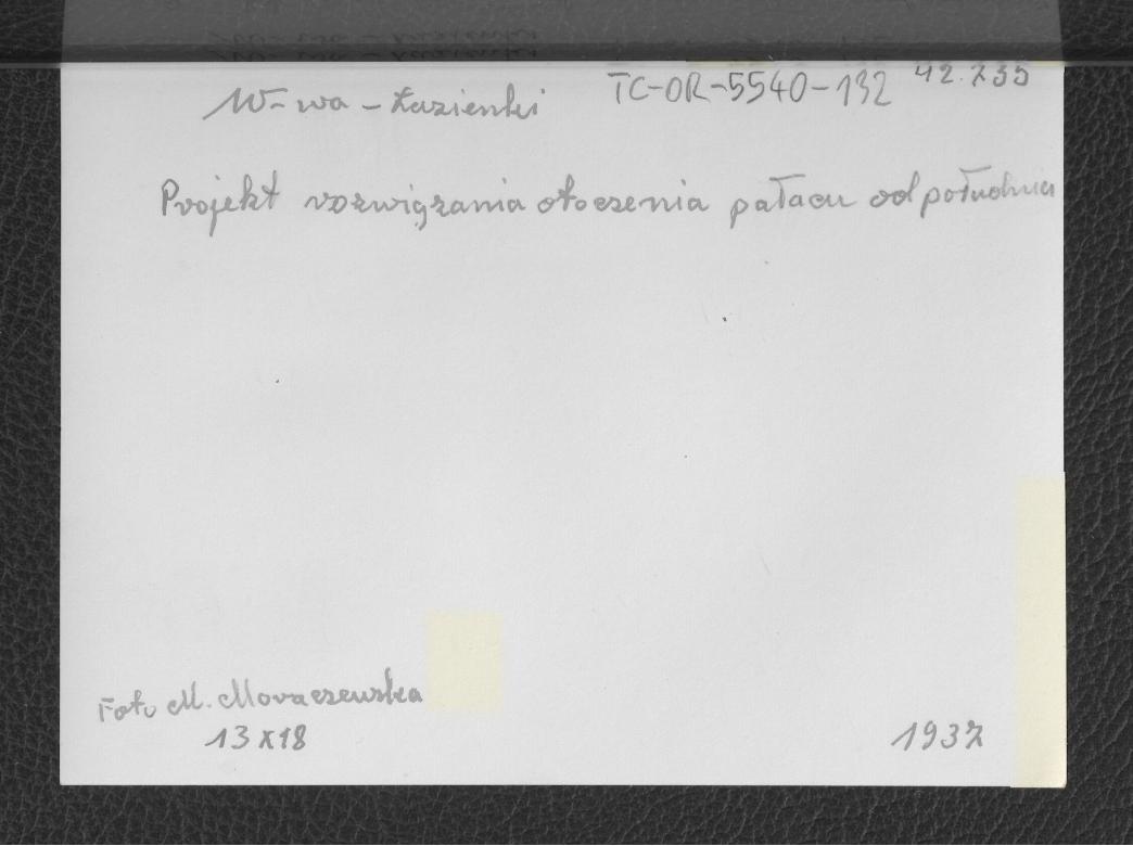 fotografia czarno-biała przedstawiająca projekt otoczenia pałacu od południa, skan 2