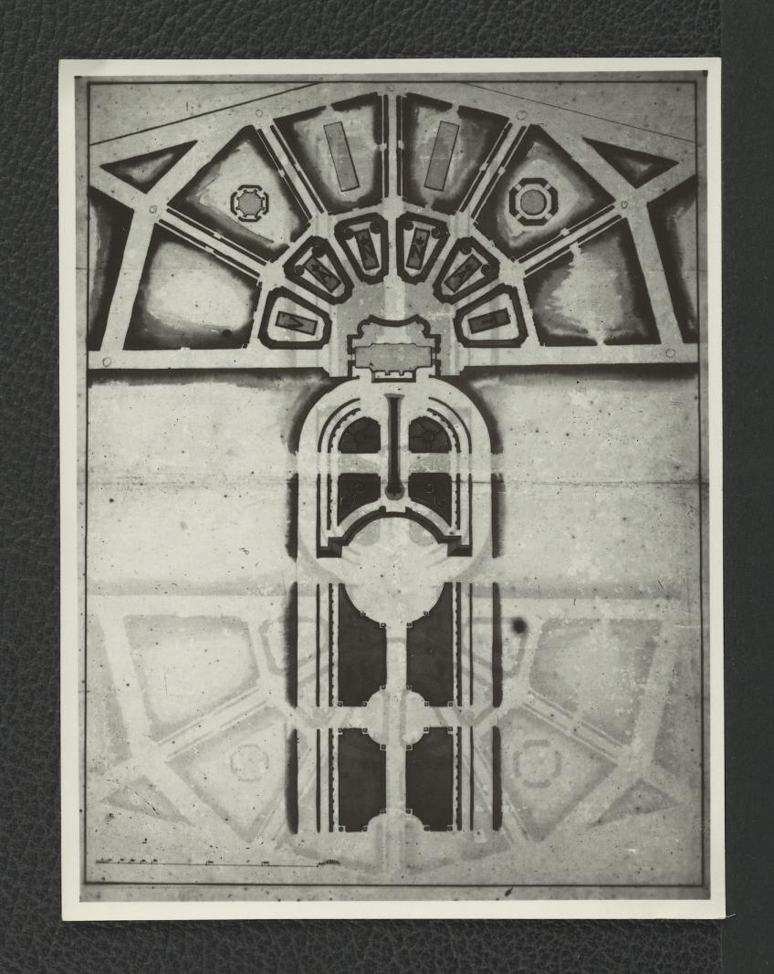 fotografia czarno-biała przedstawiająca projekt rozplanowania części ogrodu z pergolą i błędnikiem z pierwszej połowy XVIII w. plan sytuacyjny, fragment zachodni; ze zbiorów drezdeńskich, skan 1