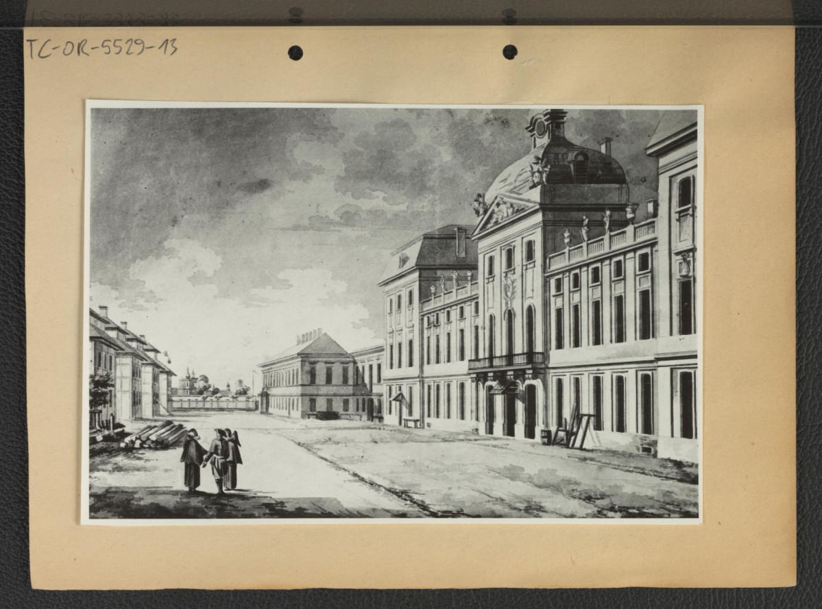 fotografia czarno-biała reprodukcji akwarelii autorstwa Zygmunta Vogla z przełomu XVIII i XIX w. ukazującej widok na elewację Pałacu Kazimierzowskiego, skan 1