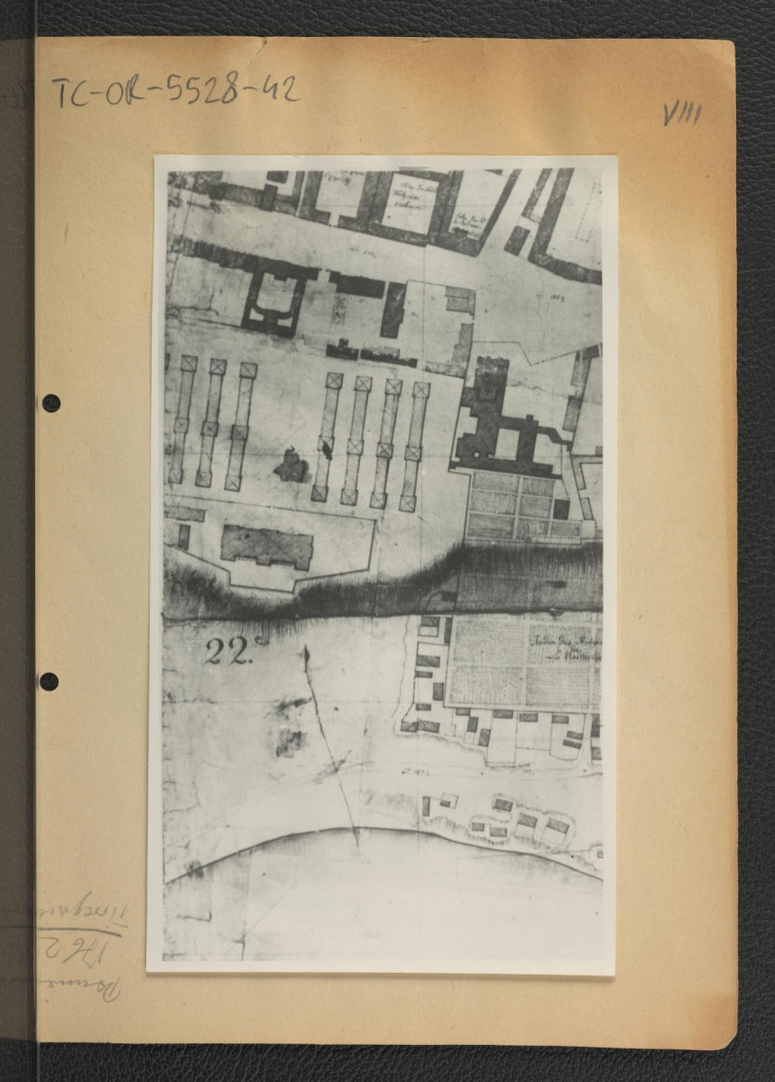 4 fotografie czarno-białe przedstawiające  fragmenty planu Ricant de Tirregaille’a z 1762 r., skan 1
