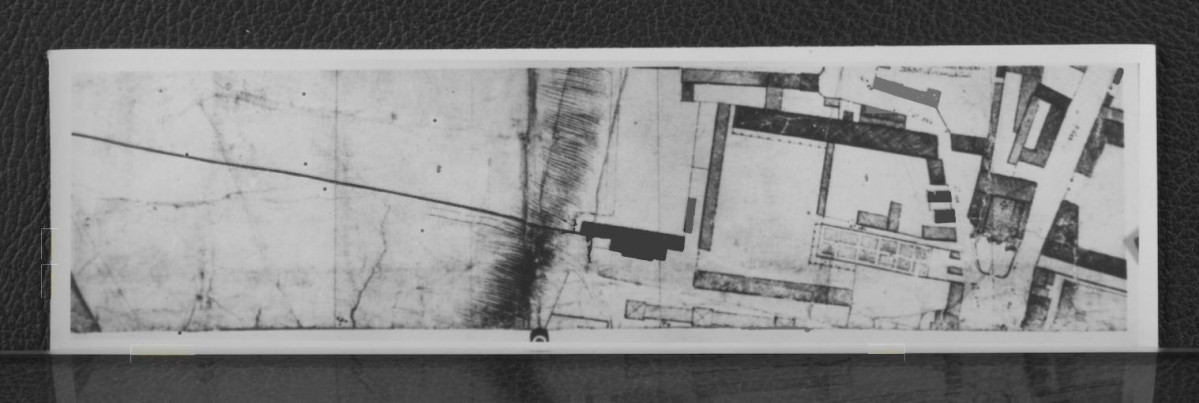 4 fotografie czarno-białe przedstawiające  fragmenty planu Ricant de Tirregaille’a z 1762 r., skan 3