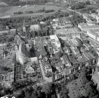fragment centrum  z kościołem  Pijarów od strony wschodniej., skan 1