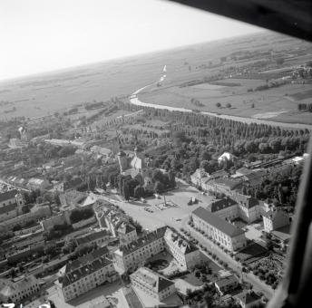 Zabudowa rynku od stony pn -wsch., skan 1