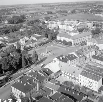 Widok ogólny rynku od strony wschodniej., skan 1